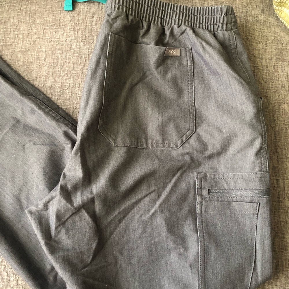 FIGS Graphite Scrub set - Picture 9 of 12